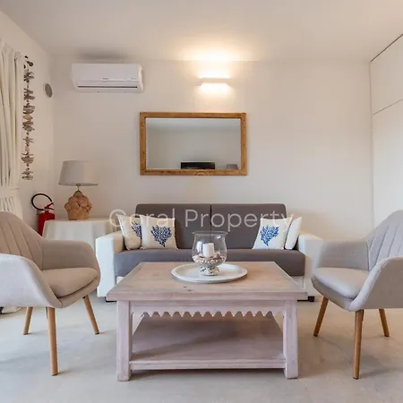 Rea Beachfront - Giardino & Privata - By Coral شقة بورتو كيرفو