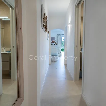 شقة Rea Beachfront - Giardino & Privata - By Coral