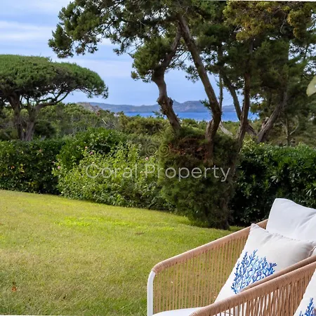 Rea Beachfront - Giardino & Privata - By Coral بورتو كيرفو