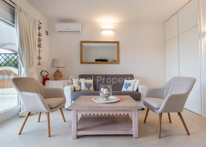 Rea Beachfront - Giardino & Privata Apartment Porto Cervo