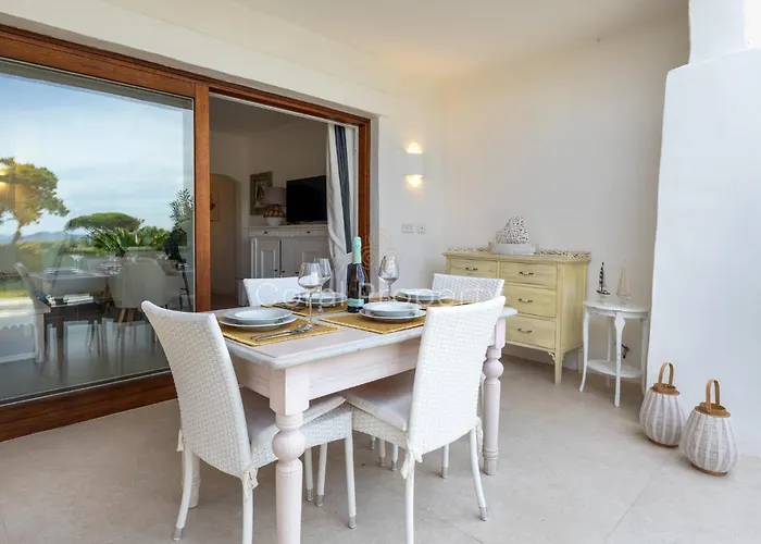 Apartment Rea Beachfront - Giardino & Privata Porto Cervo