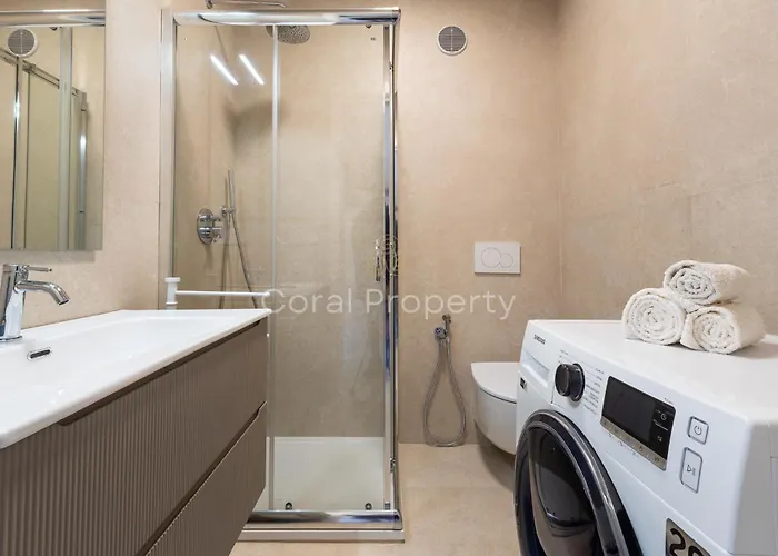 Apartment Rea Beachfront - Giardino & Privata