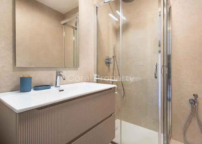 Rea Beachfront - Giardino & Privata - By Coral Appartement Porto Cervo