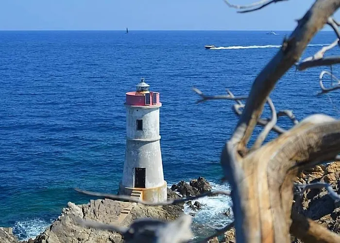 Rea Beachfront - Giardino & Privata * Porto Cervo