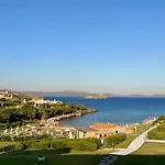 Rea Beachfront - Giardino & Privata - By Coral * Porto Cervo