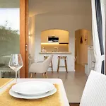 Rea Beachfront - Giardino & Privata - By Coral * Porto Cervo