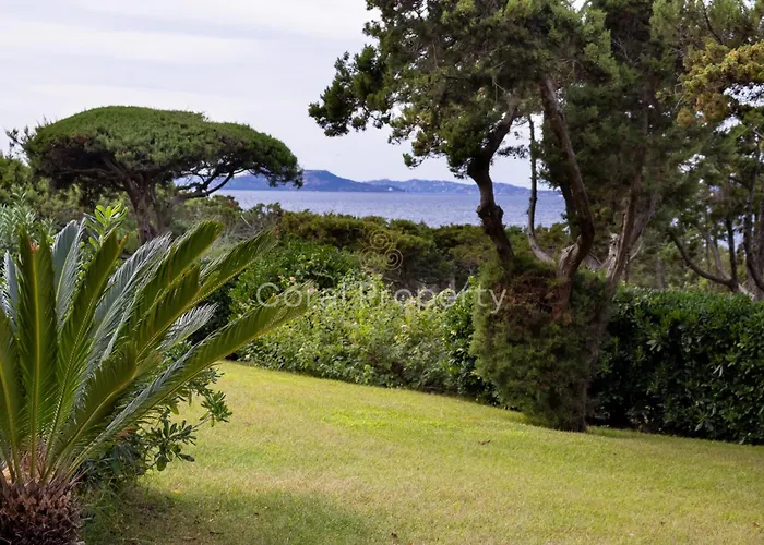 Rea Beachfront - Giardino & Privata - By Coral *