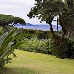 Rea Beachfront - Giardino & Privata - By Coral *