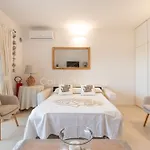 Lejlighed Rea Beachfront - Giardino & Privata - By Coral