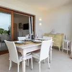 Lejlighed Rea Beachfront - Giardino & Privata - By Coral Porto Cervo