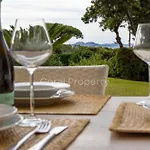 Rea Beachfront - Giardino & Privata - By Coral Lejlighed