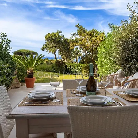 Apartment Rea Beachfront - Giardino & Privata - By Coral