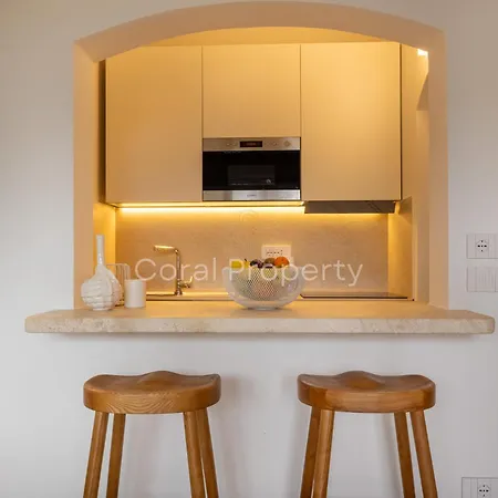 Rea Beachfront - Giardino & Privata - By Coral Apartment