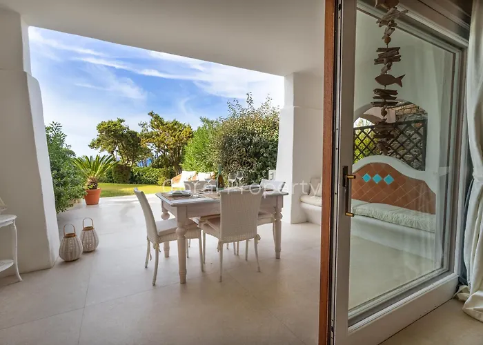 Apartment Rea Beachfront - Giardino & Privata - By Coral *