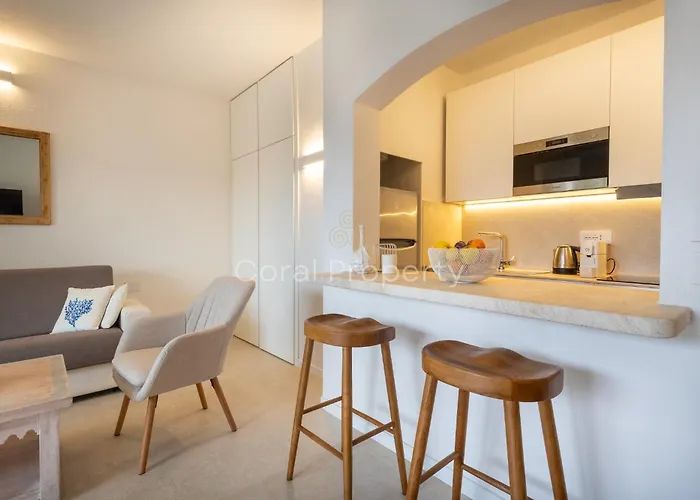 Rea Beachfront - Giardino & Privata - By Coral Porto Cervo