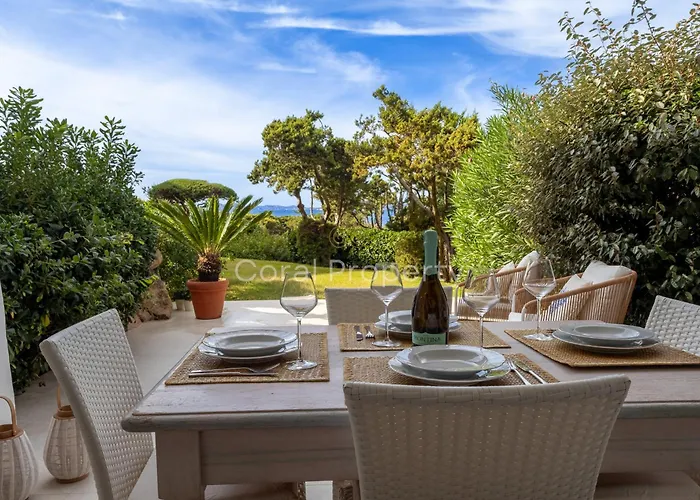 Apartment Rea Beachfront - Giardino & Privata - By Coral