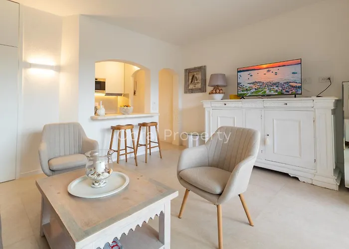 Rea Beachfront - Giardino & Privata - By Coral Apartment Porto Cervo