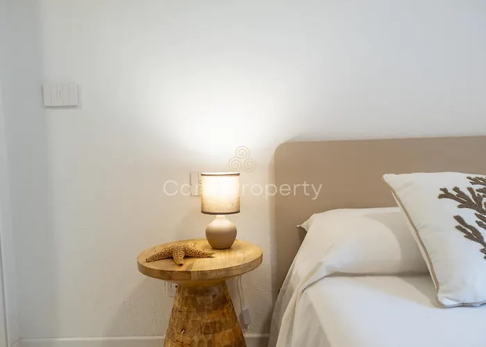 Rea Beachfront - Giardino & Privata - By Coral *