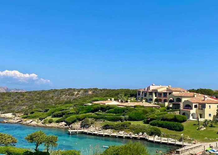 Rea Beachfront - Giardino & Privata - By Coral Apartment Porto Cervo